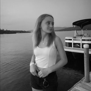 Meet your Posher, Brooke